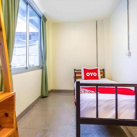 Oyo 928 Leaf Hostel Chiang Mai Luaran gambar
