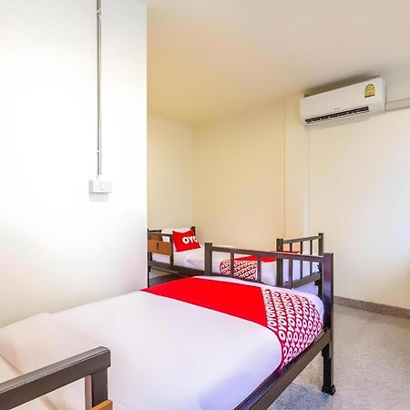 Oyo 928 Leaf Hostel Chiang Mai Luaran gambar