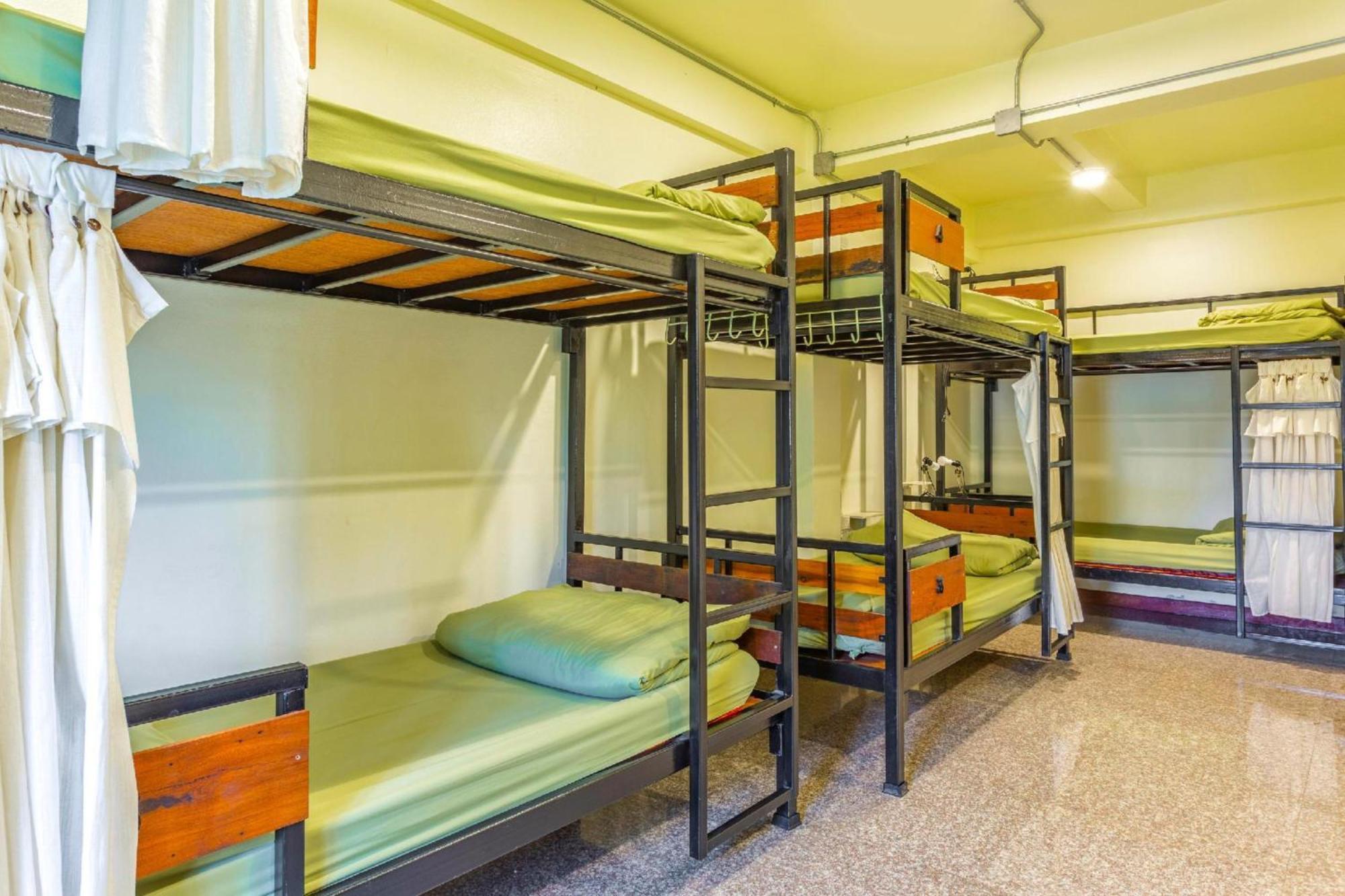 Oyo 928 Leaf Hostel Chiang Mai Luaran gambar