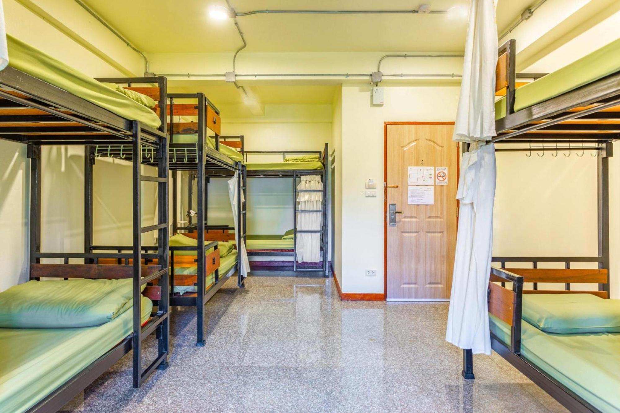 Oyo 928 Leaf Hostel Chiang Mai Luaran gambar